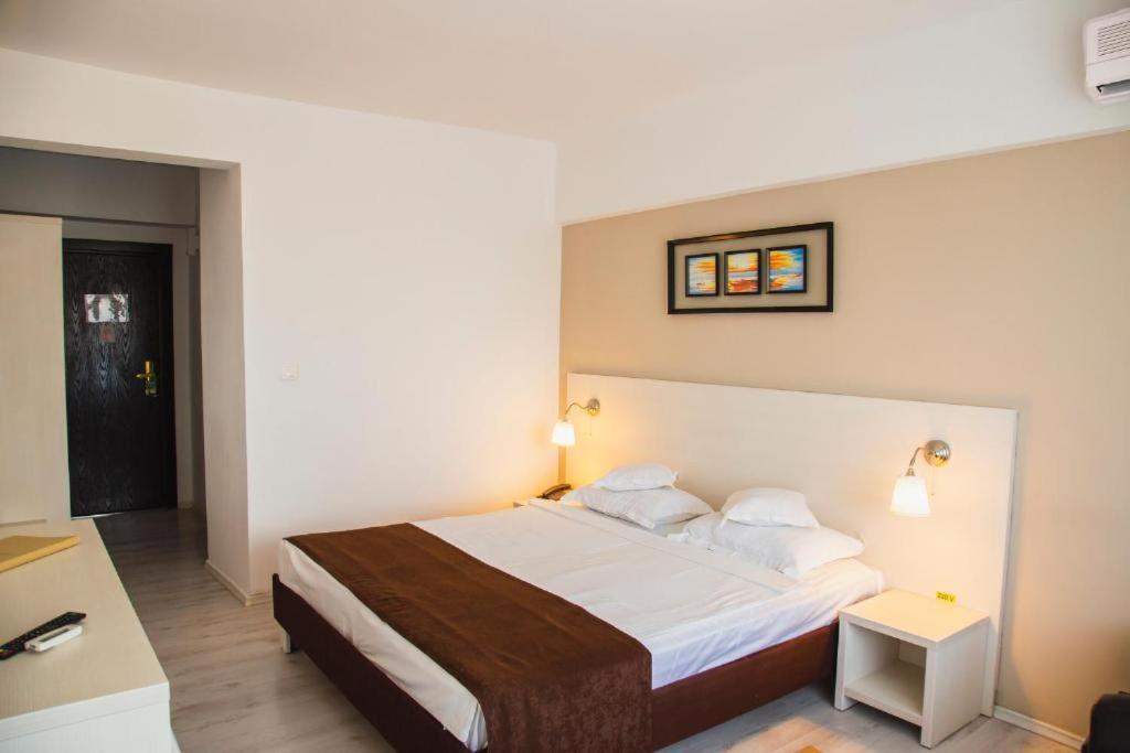Hotel Ambasador Mamaia Kültér fotó